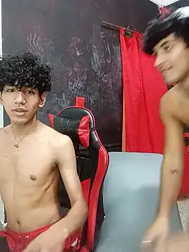 FRIENDS_LATINOS webcam