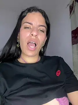 EyesGrin live cam on StripChat