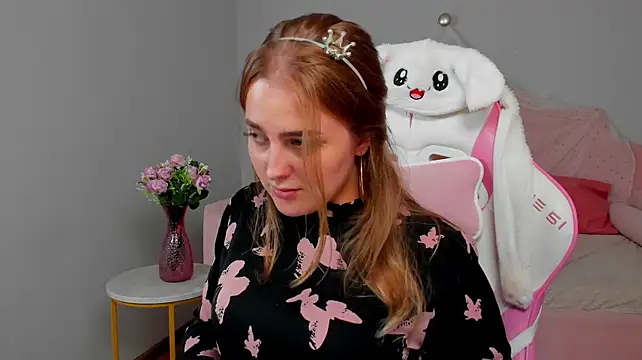 EllaBells webcam