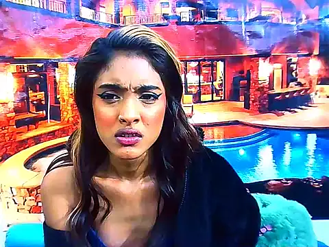 IndianPretty14u2Luv live cam on StripChat