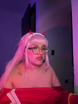 Sophia_Weest99 live cam on StripChat