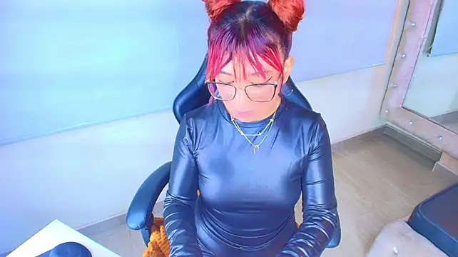 Soleil_66 live cam on StripChat