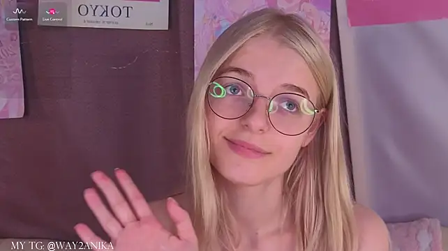 AnikaSparks webcam