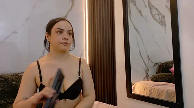 Ali_Monroe webcam