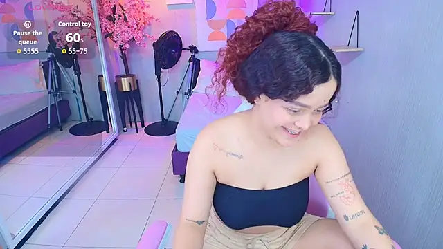 Maggy_t18 webcam