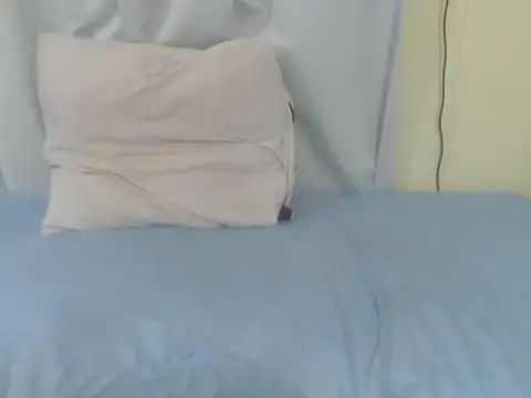 FlirtyMilf webcam