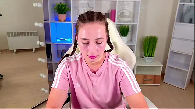 NadinnL webcam