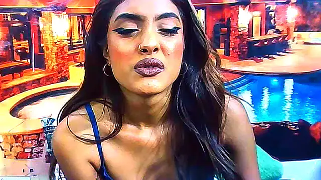 IndianPretty14u2Luv webcam