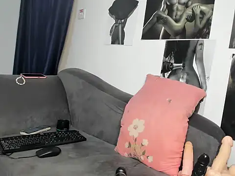 tinydolll webcam