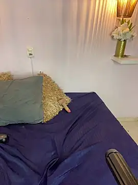 Nahiaraa__ webcam