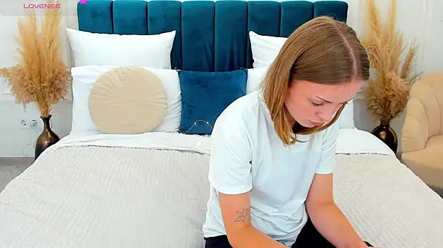 VirginOlly webcam