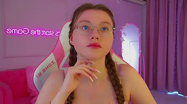 KeiraAsti webcam