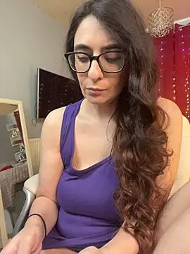 Curvy_bigtitts webcam