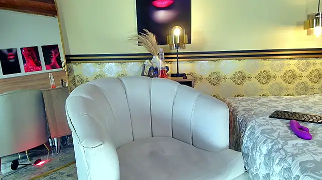 Madissononee live cam on StripChat