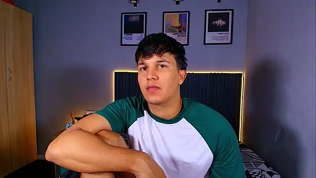 Leo_Savage_ webcam