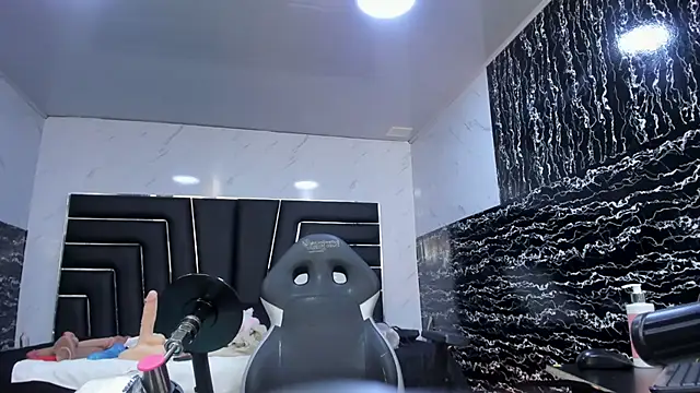 Ladyy_Scarlett webcam