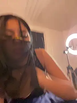 Nahiaraa__ webcam
