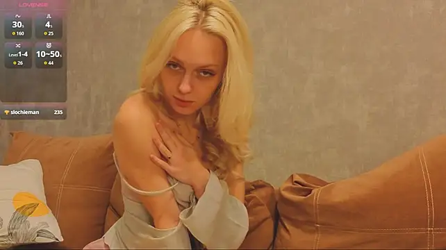 AliceDarsY webcam