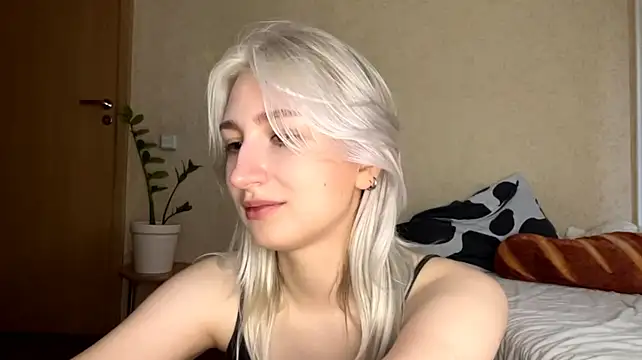 LishaNuding webcam