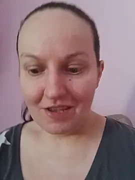 BustyLadyAlma webcam