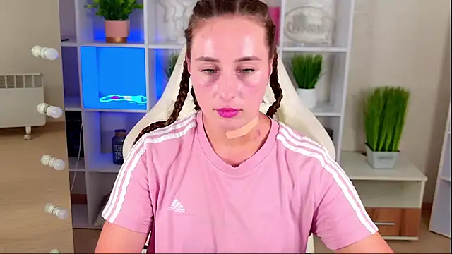 NadinnL webcam