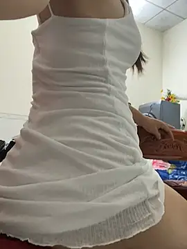NINA2102 live cam on StripChat
