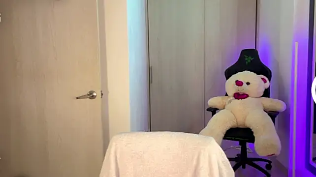 isa_pallmer (T teen) - Help me get extra naughty tonight 😈💦💦