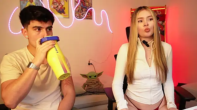 tommy_and_sophie webcam
