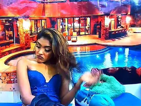 IndianPretty14u2Luv live cam on StripChat