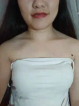 Cherry-squirtt live cam on StripChat
