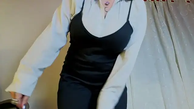 blueberry_gothic (F teen) - show pussy