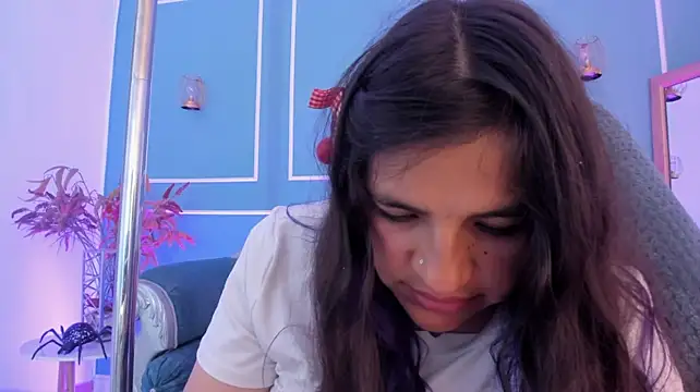 TaraTaylorr live cam on StripChat