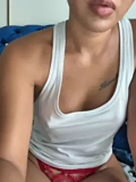 Alittleasiangirl live cam on StripChat