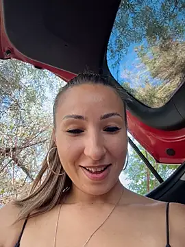 Wonder_Kari webcam