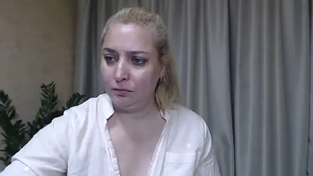 sweetpussy13 webcam