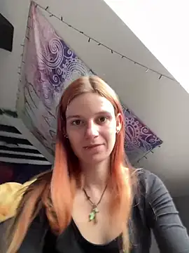 LeylaSquirtyBirty live cam on StripChat