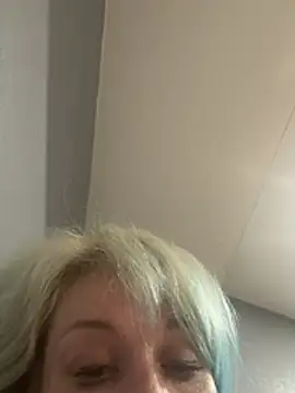 ooops_itsKelsii webcam