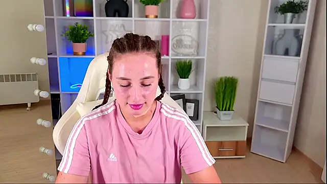 NadinnL webcam
