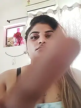 Sanaya_Gil