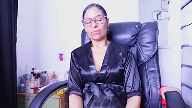 Aries_Mature webcam