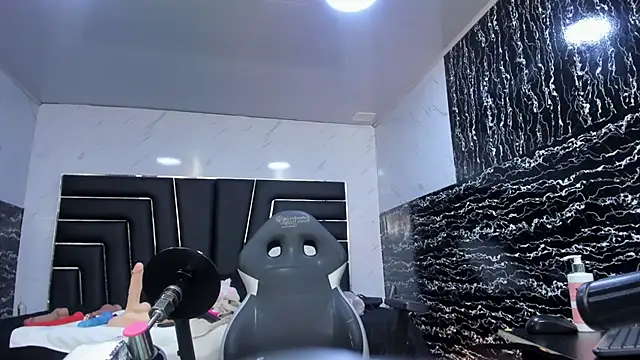 Ladyy_Scarlett webcam