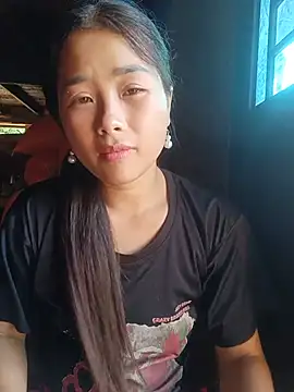 HeresThuy22 webcam