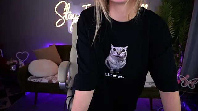 LylaYeess webcam