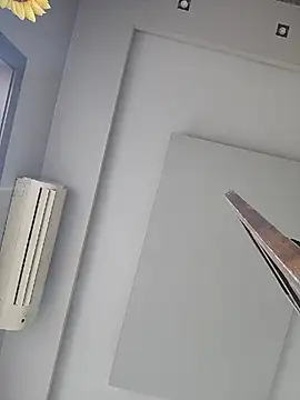 Zikoriko live cam on StripChat