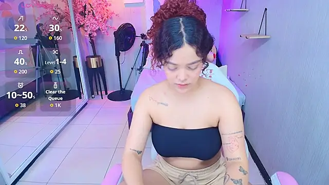 Maggy_t18 webcam