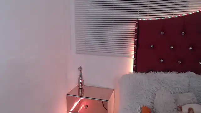 karla_bigarango webcam