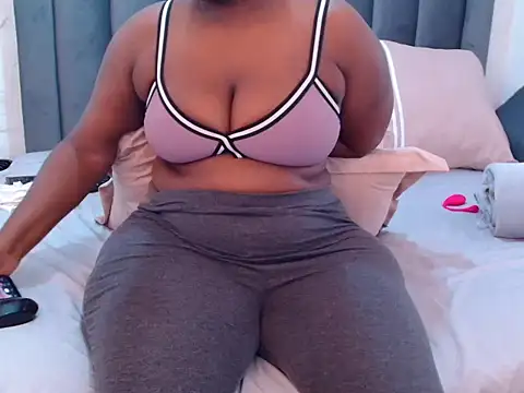 SALTRYHIPS29x webcam