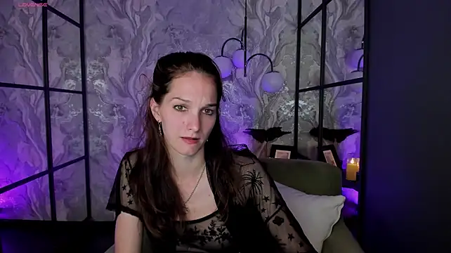 MirandaGlow webcam