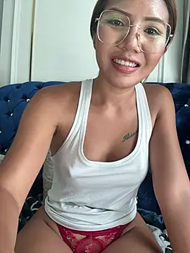 Alittleasiangirl webcam