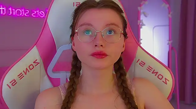 KeiraAsti webcam